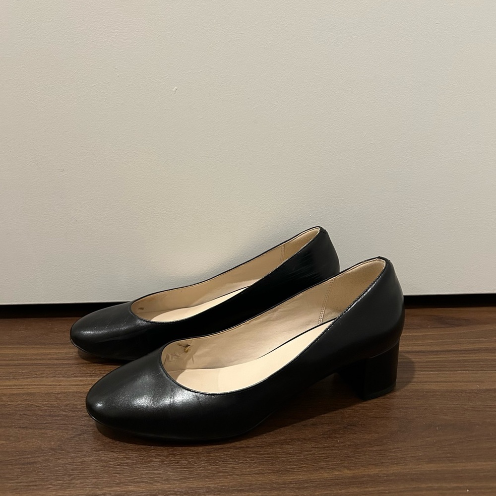 Cole Haan Black Heels Elegant Design